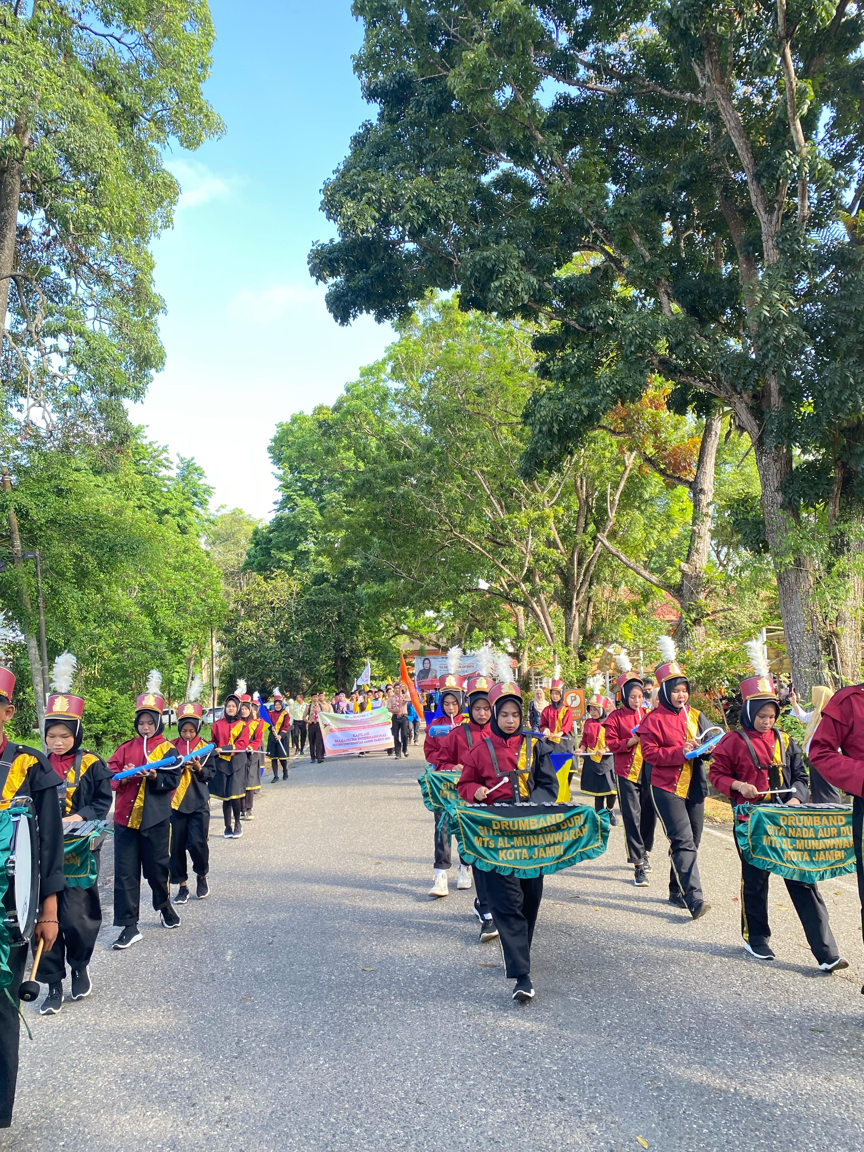 MTs Al Munawwarah Mengikuti Pawai Pembukaan MTQ Nasional dan Internasional di Universitas Jambi  MTs Al Munawwarah Mengikuti Pawai Pembukaan MTQ Nasional dan Internasional di Universitas Jambi